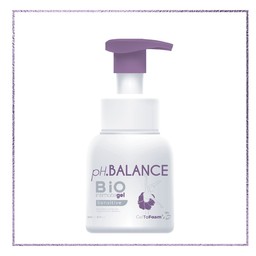 Dung dịch vệ sinh nữ pH Balance Bio 200ml - Làm sạch dịu nhẹ, giảm viêm ngứa, kháng khuẩn, cân bằng pH và khử mùi hiệu quả - thumbnail 1